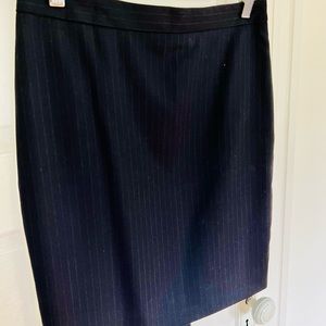 JCrew No. 2 Pencil skirt, Italian Stretch Wool, navy pinstripe, sz 4P, LIKE NEW